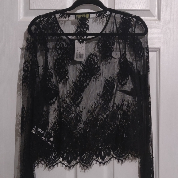 Lace top - Picture 1 of 4